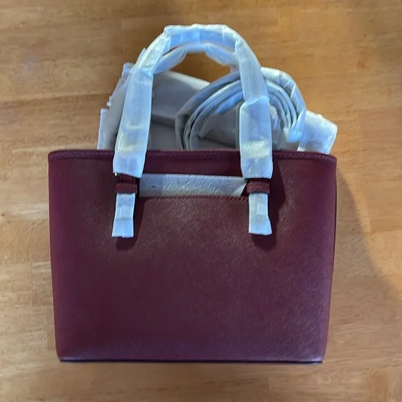 Michael Kors hand bag - Picture 2 of 5